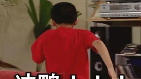 莫拉塔进球感恩粉丝 比赛终场力尽